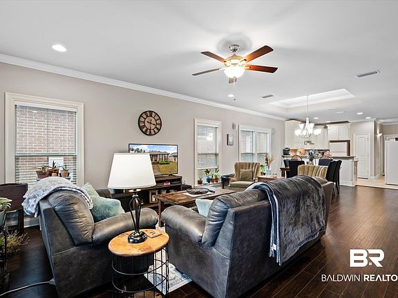 4th image of 6036 Magnolia Pl E