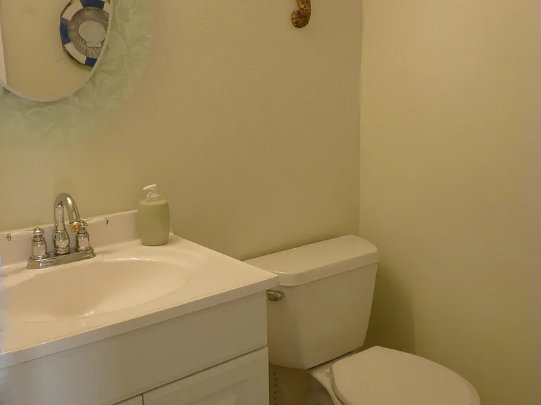 8718 Bay Ct — Photo 9