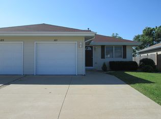 821 Covey Ln, Coal City, IL 60416