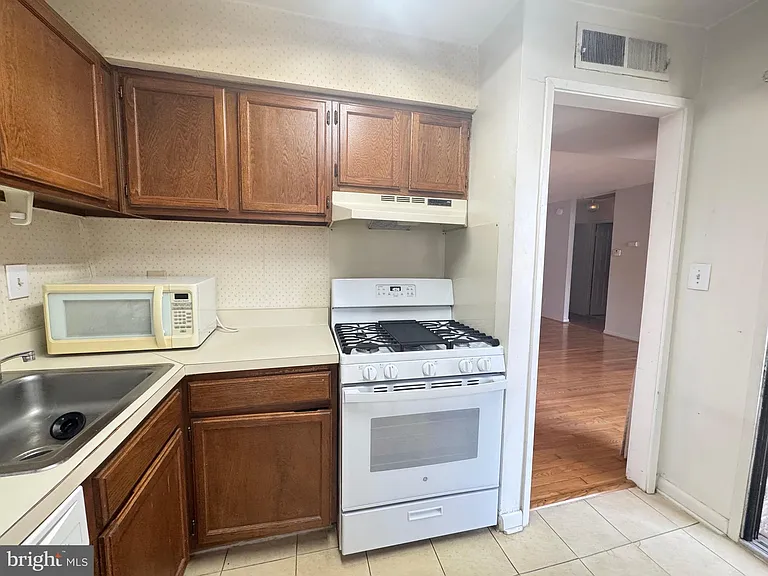 5482 Cedar Ln #B-2 — Photo 10