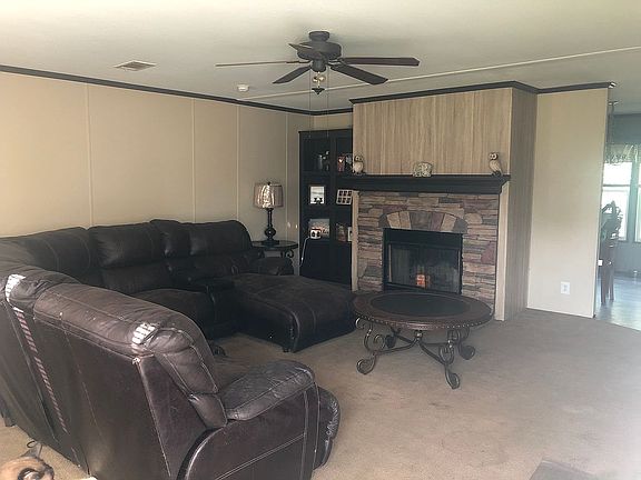 3rd image of 7832 Hyacinth Dr