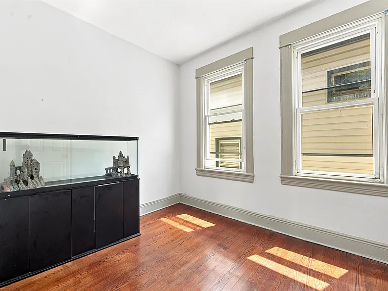 35 W 52nd St #2 — Photo 9