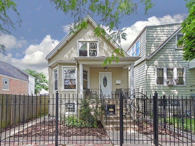 1st image of 2122 N Kilbourn Ave