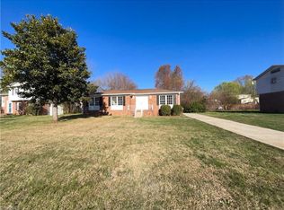 1414 Larchmont Dr, Greensboro, NC 27405
