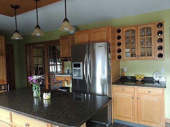 3rd image of 6897 Lake Geneva Ct