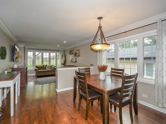 5th image of 5109 W 105th St