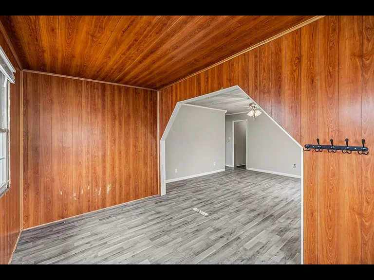 1411 Delaware Ave — Photo 2