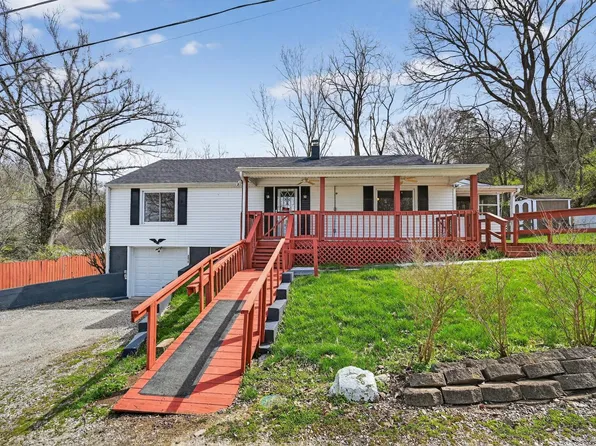 5514 Pine Ln, Aurora, IN 47001