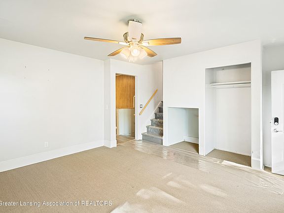 5th image of 3812 Wainwright Ave