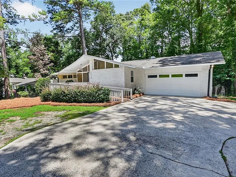 1714 S Johnson Ferry Rd NE — Photo 20