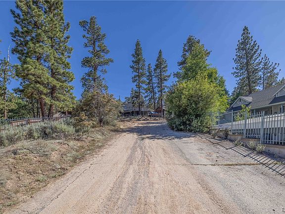 5th image of 784 Pine Knot Blvd
