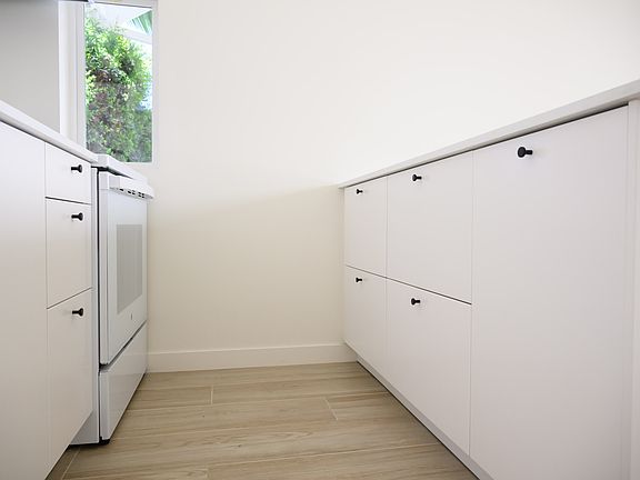 4th image of 1233 N Avenue 56