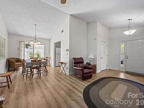 5th image of 1057 Sardis Cove Dr