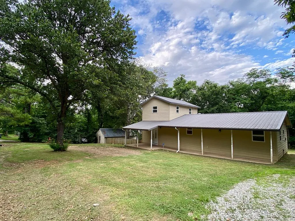 3 bed, 1408 sqft, $1,500 — Photo 1