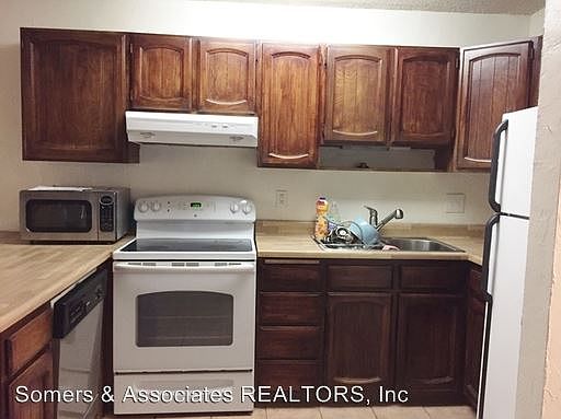2nd image of 228 Woodridge St APT 8