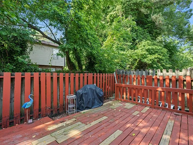 1365 E Tanners Creek Dr — Photo 4