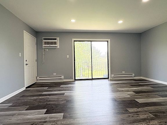 4th image of 1518 Crimson Ln APT 2A