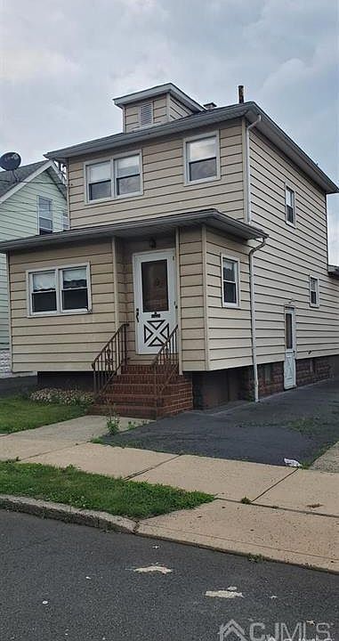 1st image of 52 Thornall St