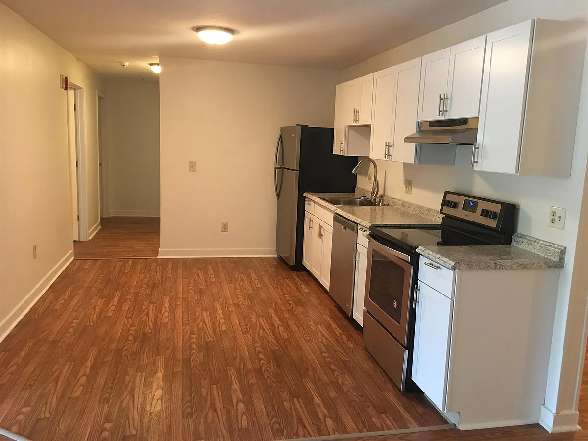 Building Photo - 30 Gatehouse Rd #206