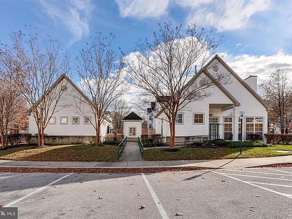 2nd image of 15602 Everglade Ln APT 301