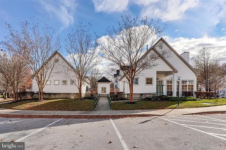 Building Photo - 15602 Everglade Ln #301