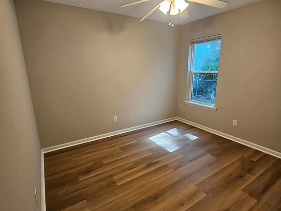 5th image of 616 S Hampton Drive