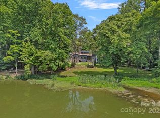 640 Lochaven Rd, Waxhaw, NC 28173