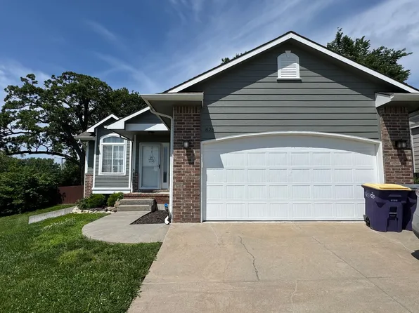 828 Fossilridge Dr, Manhattan, KS 66503