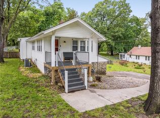 5528 Hayes St, Merriam, KS 66203