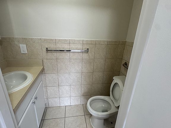4th image of 119 Elizabeth Ave #5