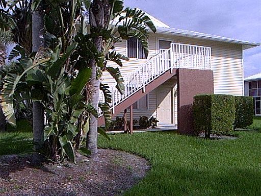 1st image of 205 SE Village Dr