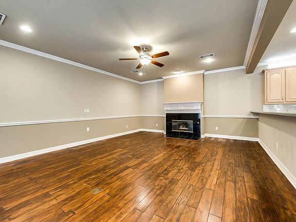 3rd image of 4544 Tuscany Dr