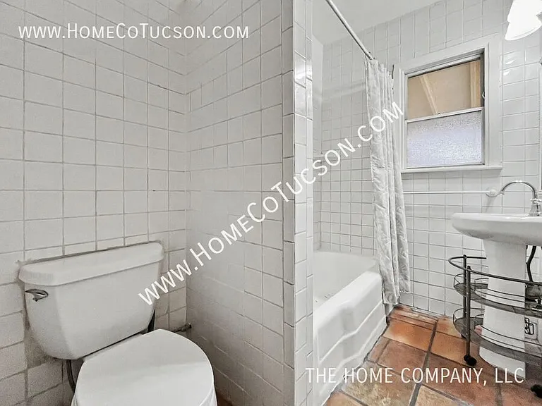 4564 E Seneca St — Photo 16