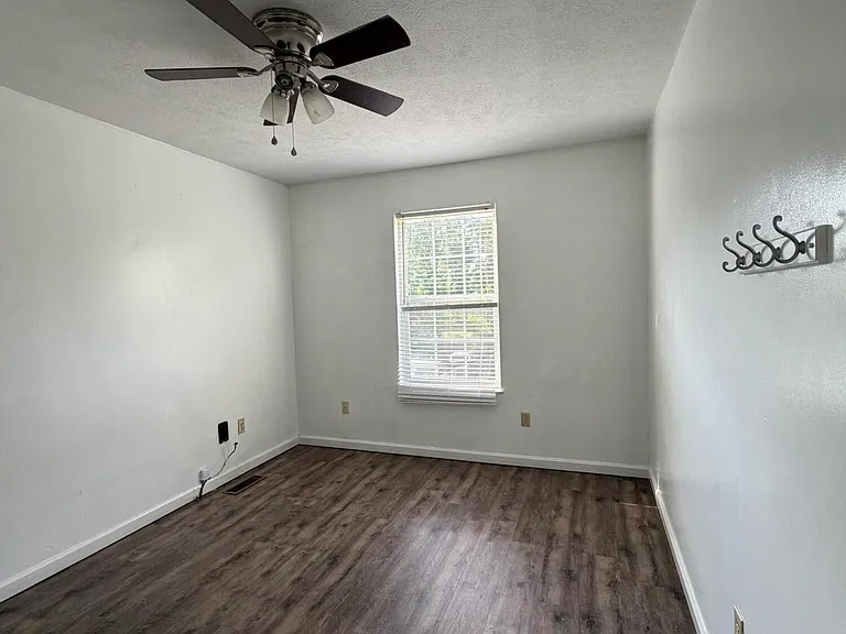 748 Pauline Ave — Photo 17