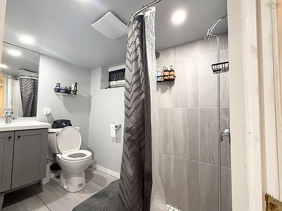 4th image of 2185 Harvard St #2181