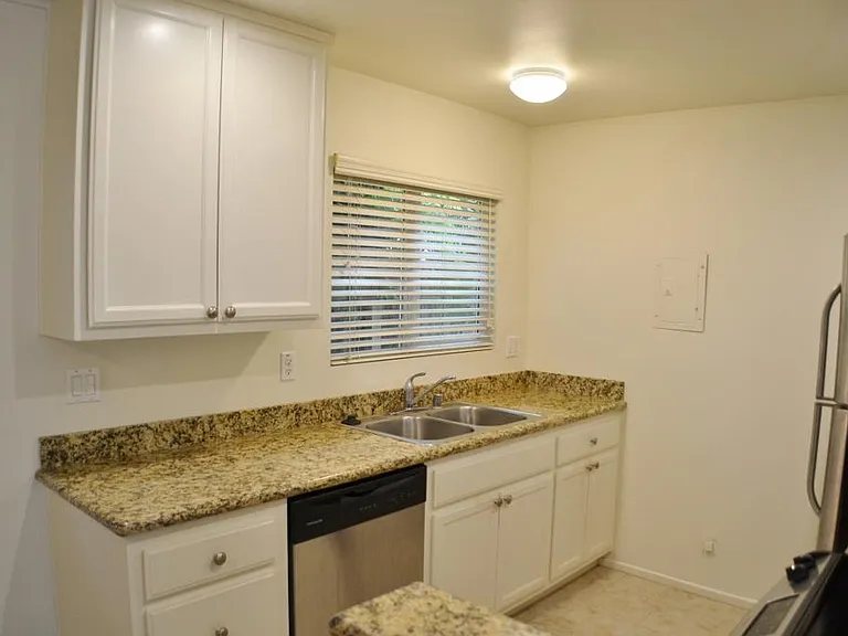 3931 Farquhar Ave #C — Photo 6
