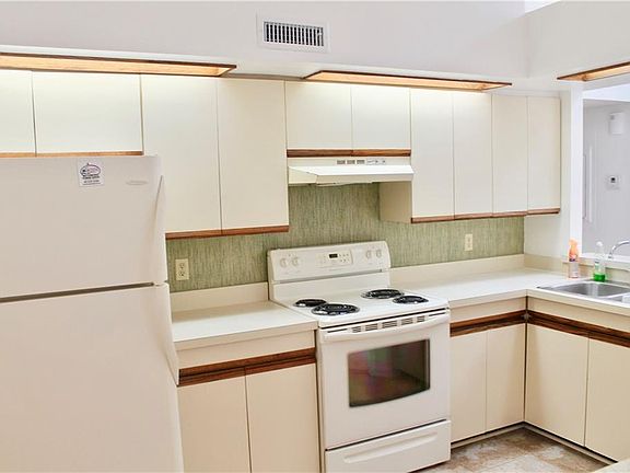 5th image of 888 Wimbledon Dr