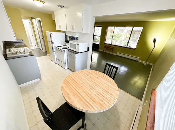 310 NE 45th St #2, Seattle, WA 98105