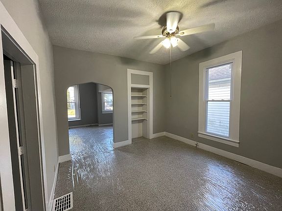 5th image of 333 W Mechanic St