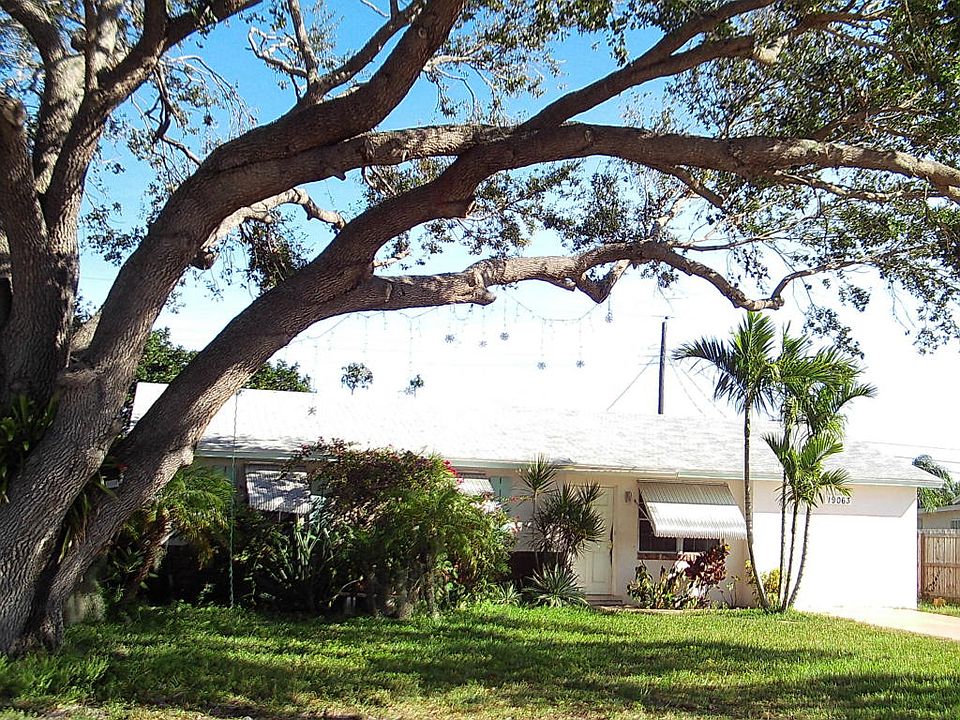 2nd image of 19063 SE Fearnley Dr