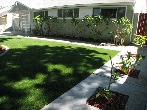 2nd image of 1361 Las Palmas Dr