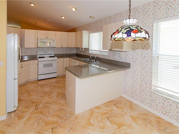 3rd image of 14032 Shoal Dr