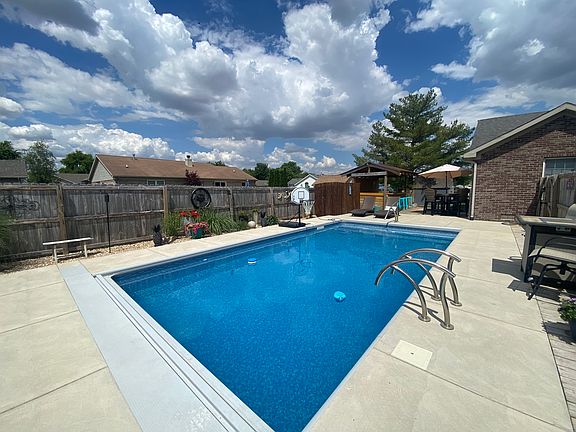 4th image of 29 Hickory Ln S