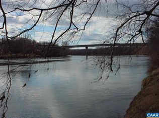 560 E Main St, Scottsville, VA 24590