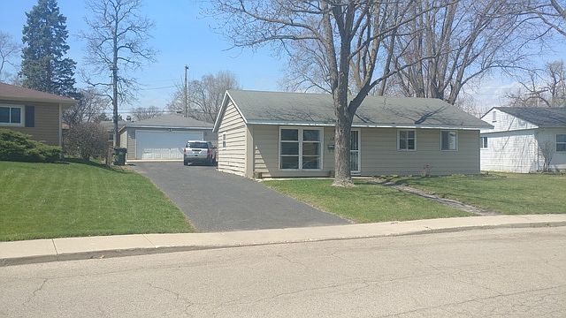 1st image of 12 Aspen Ln