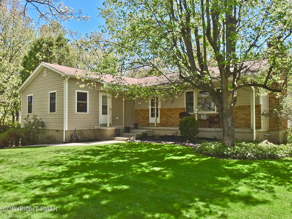 1st image of 218 Applewood Dr