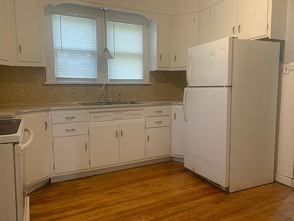 3rd image of 417 E Fairview Ave