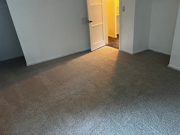 5th image of 2205 Ellsworth Ave