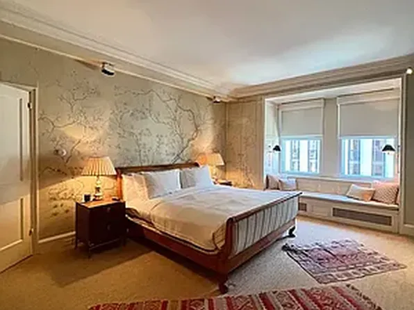 781 5th Avenue image 4 of 11