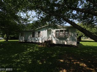 35 Oak Ave, Earleville, MD 21919